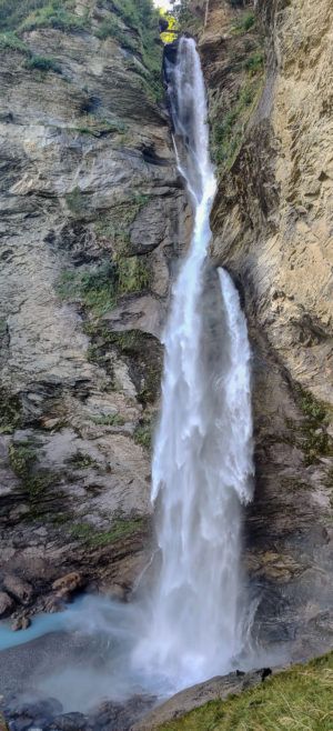 آبشار-رایخن-باخ-سوئیس