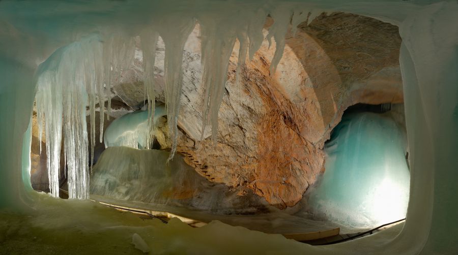 غار-یخی-ریزن-ولت-اتریش
