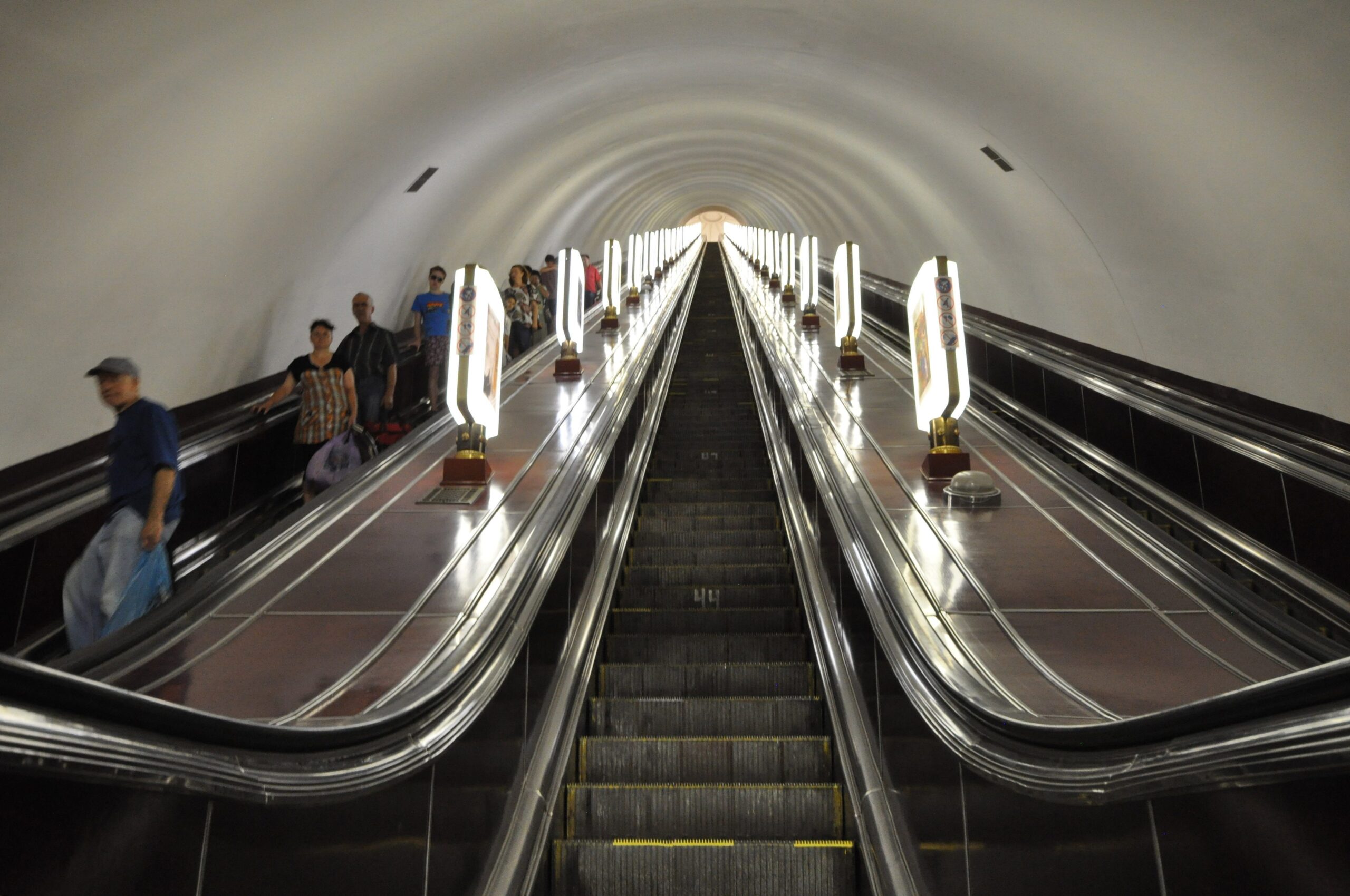 عمیق‌ترین ایستگاه متروی جهان آرسنالا