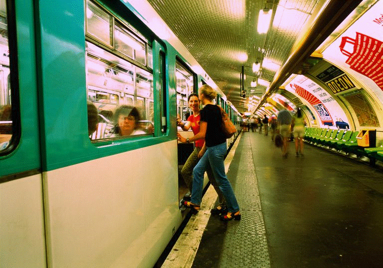 آیین مترو و قطار سواری در فرانسه
