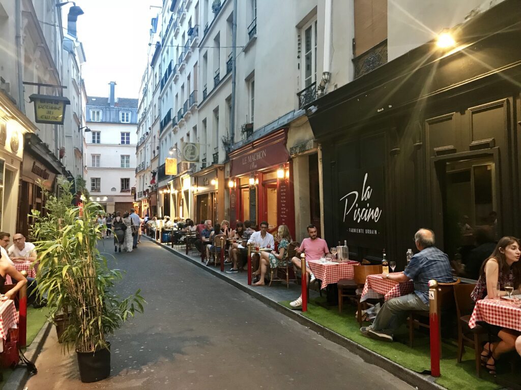 سن ژرمن دپره | یک منطقه باشکوه در پاریس برای نویسندگان و هنرمندان