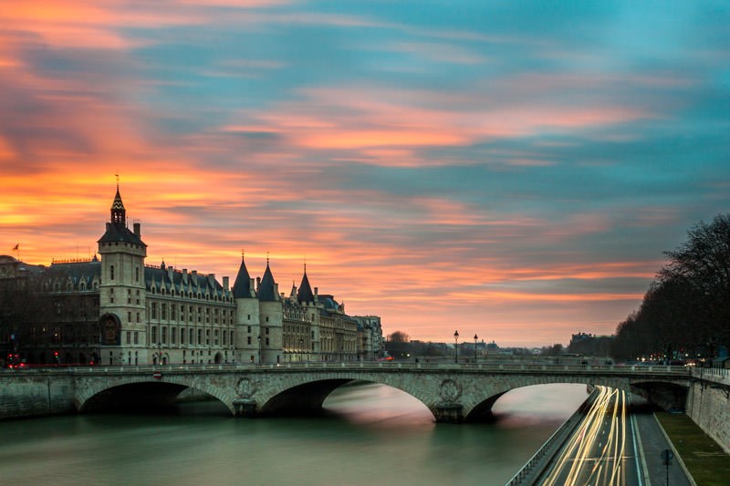 راهنمای سفر به پاریس بر حسب ماه‌های سال