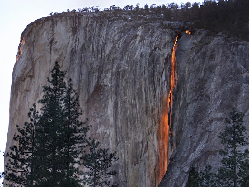 آبشار آتشین در کجای دنیا قرار دارد